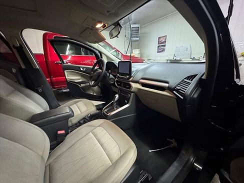 Used 2019 Ford EcoSport SE w/ SE Convenience Package image 3