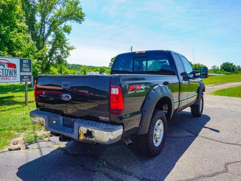 Used 2010 Ford F250 Lariat AWD/4WD image 3