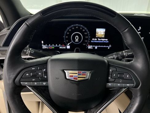 Used 2023 Cadillac Escalade Premium Luxury AWD/4WD image 11