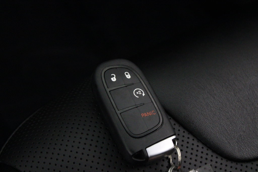 Used 2022 Jeep Cherokee Latitude Lux w/ Sun & Sound Group AWD/4WD image 28