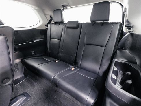 Certified 2024 Toyota Grand Highlander XLE image 6