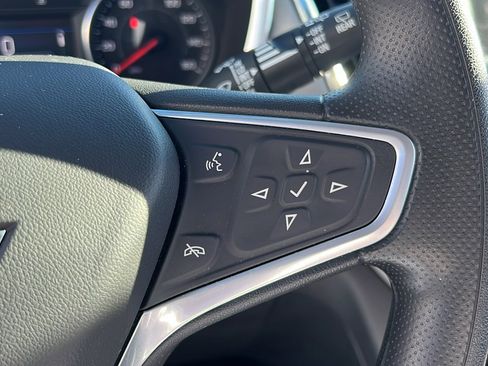 Used 2022 Chevrolet Equinox LT image 18