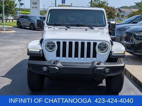 Used 2019 Jeep Wrangler Unlimited Sahara AWD/4WD image 11