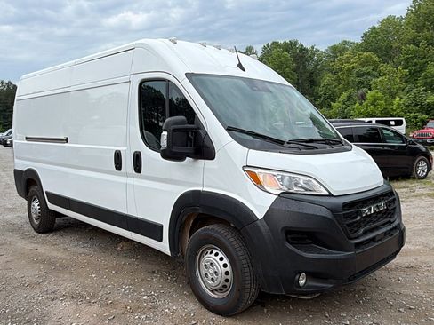 Used 2024 RAM ProMaster 2500 w/ Convenience Group FWD image 5