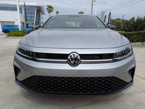 Used 2025 Volkswagen Jetta Sport image 9