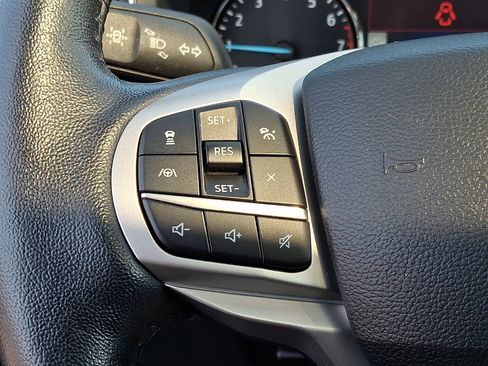Used 2022 Ford Explorer XLT w/ Equipment Group 202A AWD/4WD image 24