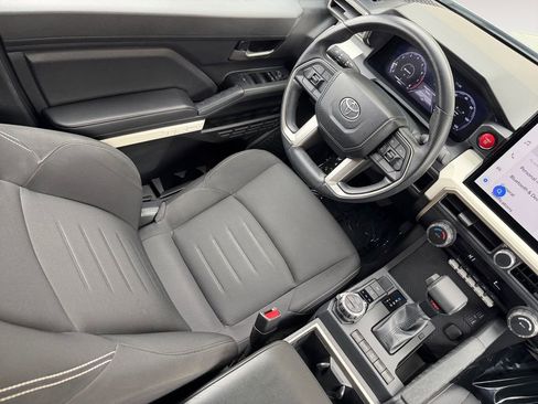 Used 2024 Toyota Tacoma TRD Off-Road AWD/4WD image 15