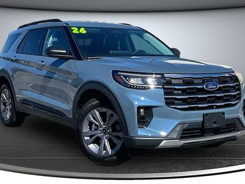 Used 2026 Ford Explorer Active w/ Active Comfort Package AWD/4WD image 3