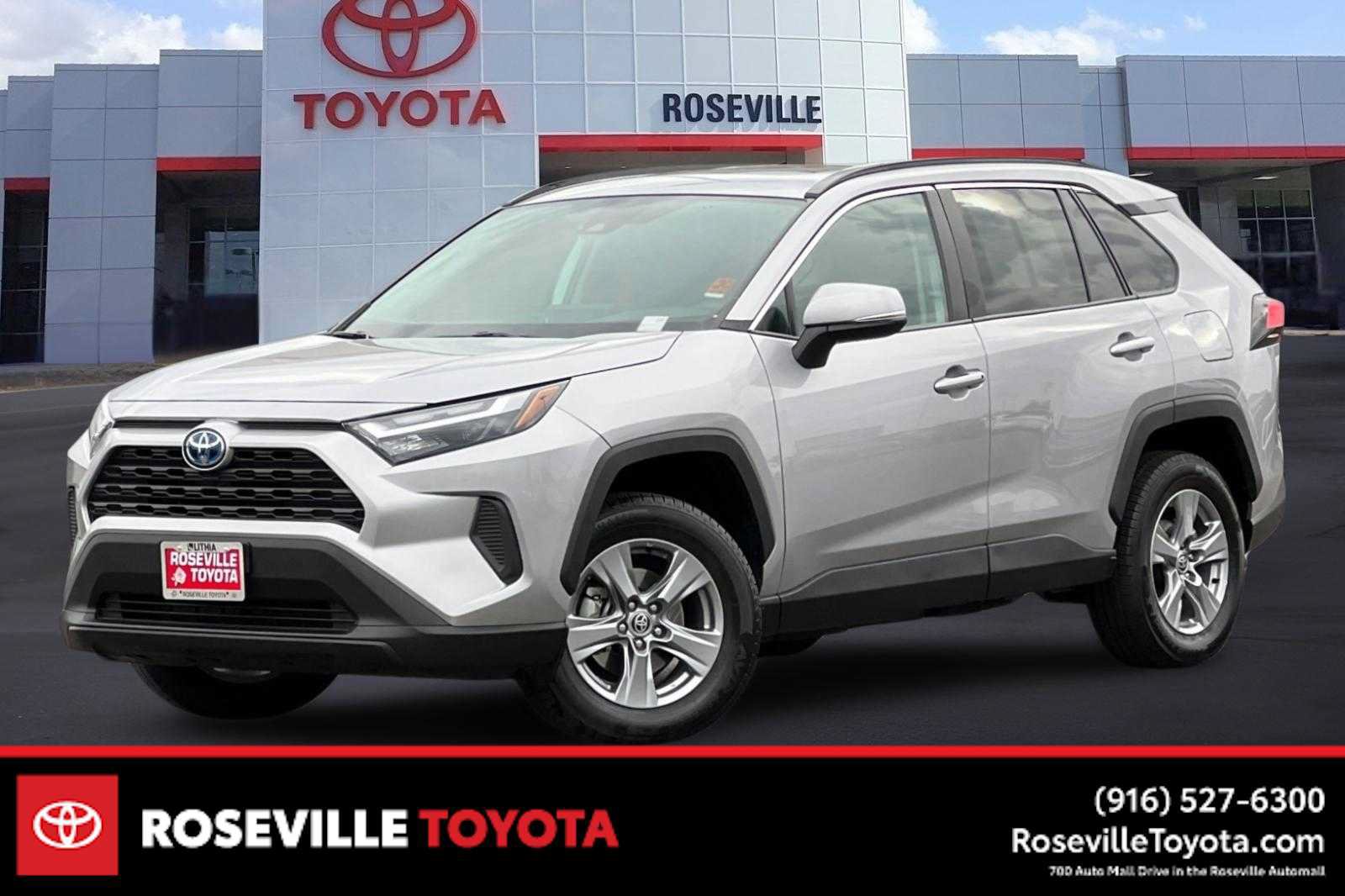 Used 2022 Toyota RAV4 XLE w/ Convenience Package AWD/4WD image 1