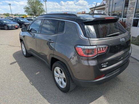 Used 2019 Jeep Compass Latitude w/ Popular Equipment Group AWD/4WD image 3