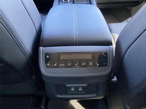 New 2026 Nissan Pathfinder SL w/ SL Premium Package FWD image 26