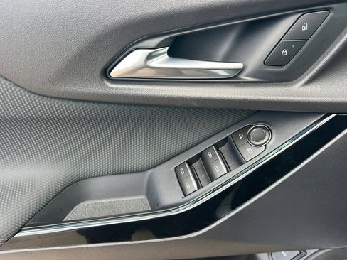 New 2026 Chevrolet Equinox RS w/ Safety and Technology Package AWD/4WD image 8