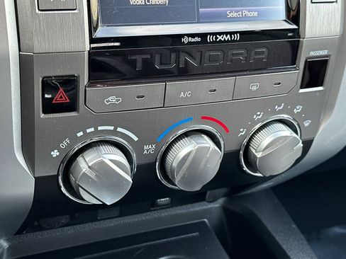 Used 2015 Toyota Tundra SR5 w/ SR5 Upgrade Package image 19