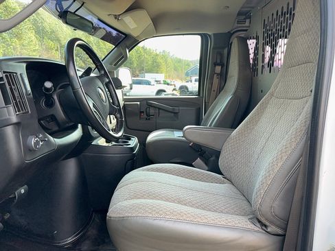 Used 2021 Chevrolet Express 2500 w/ Driver Convenience Package image 11