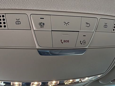 Used 2022 Mercedes-Benz GLC 300 4MATIC w/ Premium Package Lite image 36