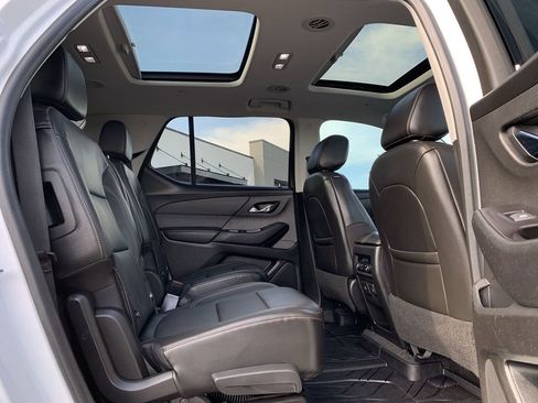 Used 2020 Chevrolet Traverse Premier image 35