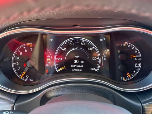Used 2021 Jeep Grand Cherokee Laredo AWD/4WD image 17