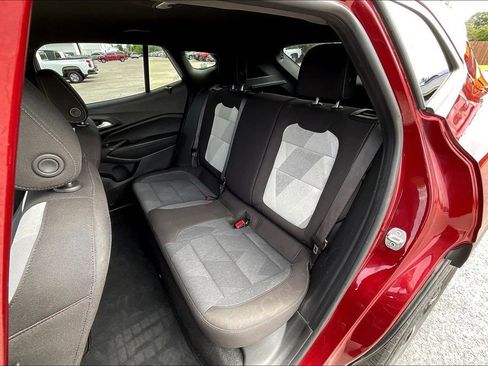 Used 2024 Chevrolet Trax RS FWD image 26