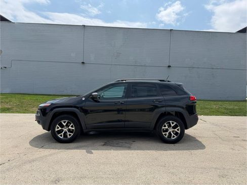 Used 2015 Jeep Cherokee Trailhawk w/ Comfort/Convenience Group AWD/4WD image 4