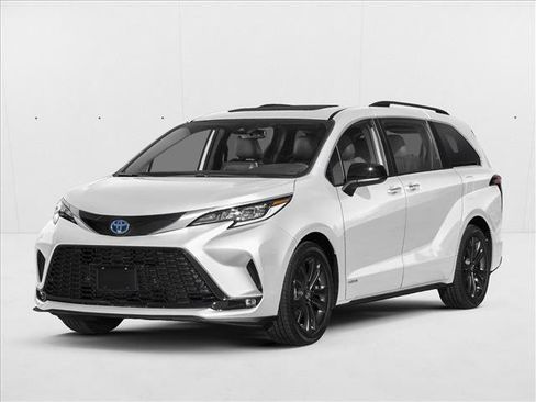 Used 2023 Toyota Sienna XSE FWD image 1