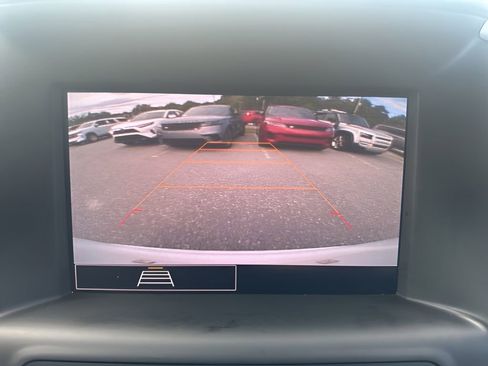 Used 2024 GMC Terrain SLE image 18