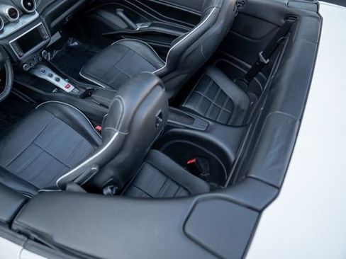 Used 2016 Ferrari California T RWD image 45