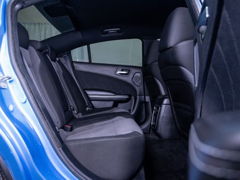 Used 2015 Dodge Charger SXT image 11