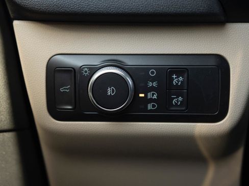 Used 2020 Ford Escape Titanium AWD/4WD image 11