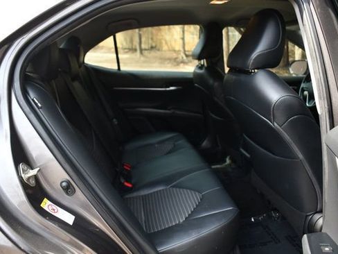Used 2019 Toyota Camry SE image 23