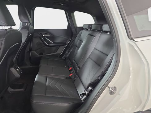 Used 2025 BMW X1 xDrive28i w/ Technology Package image 17