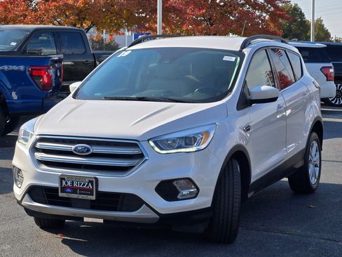 Used 2019 Ford Escape SEL image 3