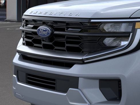 New 2026 Ford Expedition Max Platinum image 17