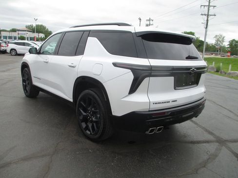 Used 2024 Chevrolet Traverse RS AWD/4WD image 9