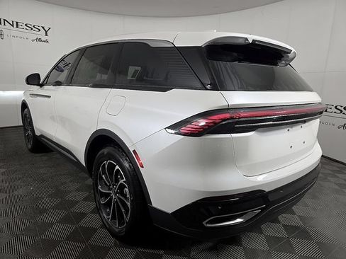 Used 2026 Lincoln Nautilus Premier AWD/4WD image 6
