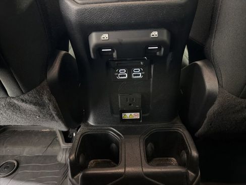Used 2022 Jeep Wrangler Unlimited Sport image 24