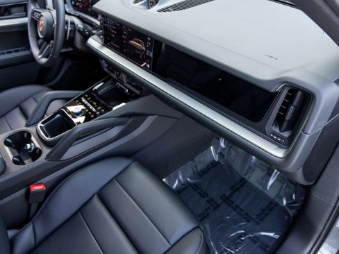 New 2026 Porsche Cayenne E-Hybrid AWD/4WD image 58