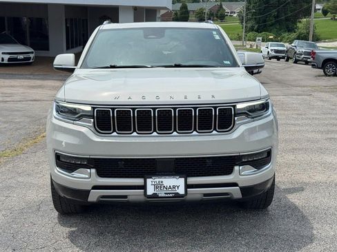 Used 2022 Jeep Wagoneer Series II w/ Premium Group I AWD/4WD image 11