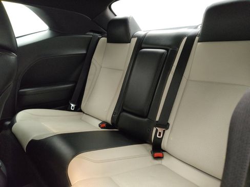 Used 2015 Dodge Challenger SXT Plus RWD image 18