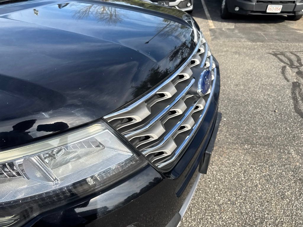 Used 2017 Ford Explorer XLT AWD/4WD image 61