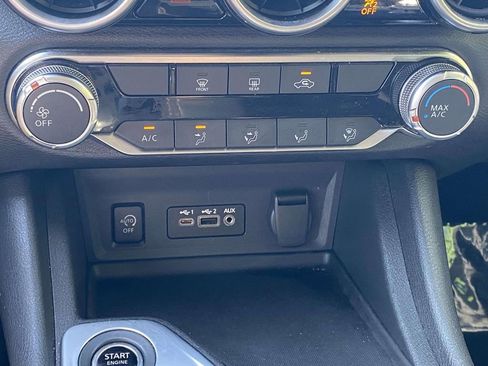 Used 2024 Nissan Sentra SV FWD image 27