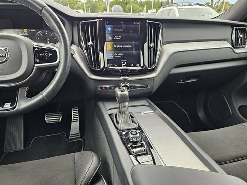 Used 2018 Volvo XC60 T6 R-Design w/ Convenience Package AWD/4WD image 14