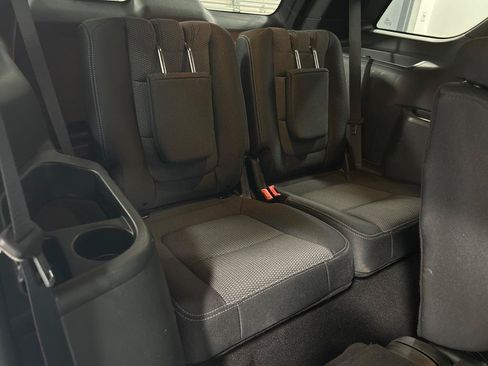 Used 2019 Ford Explorer XLT FWD image 13