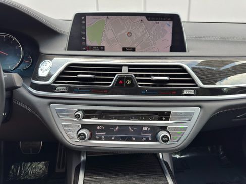 Used 2019 BMW 740i RWD image 24