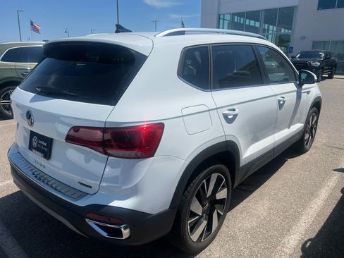 Used 2023 Volkswagen Taos SEL AWD/4WD image 3