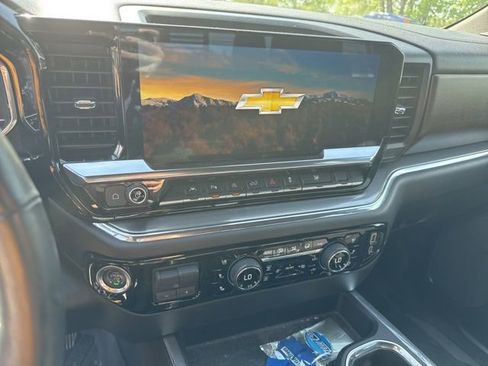Used 2024 Chevrolet Silverado 1500 High Country w/ High Country Premium Package AWD/4WD image 10