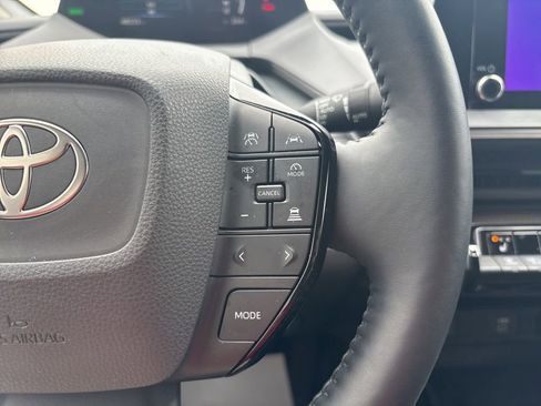 Used 2023 Toyota Prius XLE FWD image 13