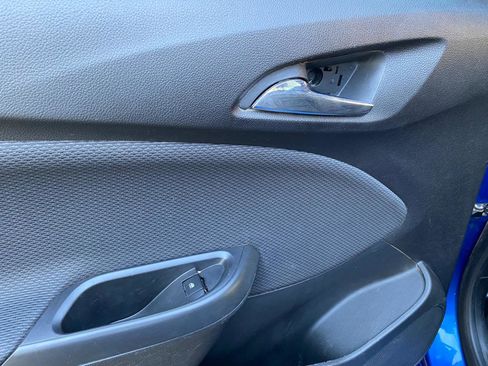 Used 2019 Chevrolet Cruze LT w/ Convenience Package FWD image 38