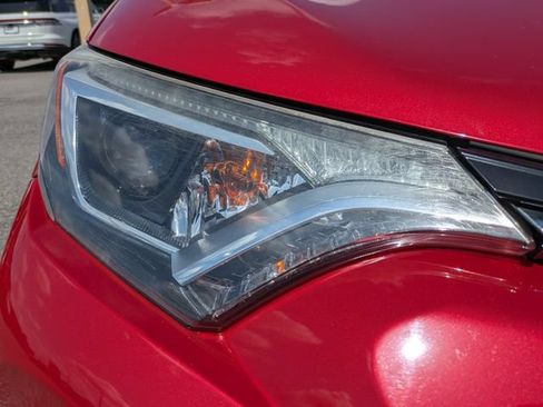 Used 2016 Toyota RAV4 LE FWD image 10