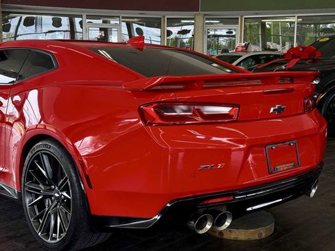 Used 2018 Chevrolet Camaro ZL1 RWD image 25