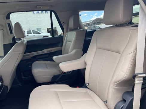 Used 2024 Ford Expedition XLT RWD image 26